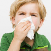 小儿哮喘有哪些症状？